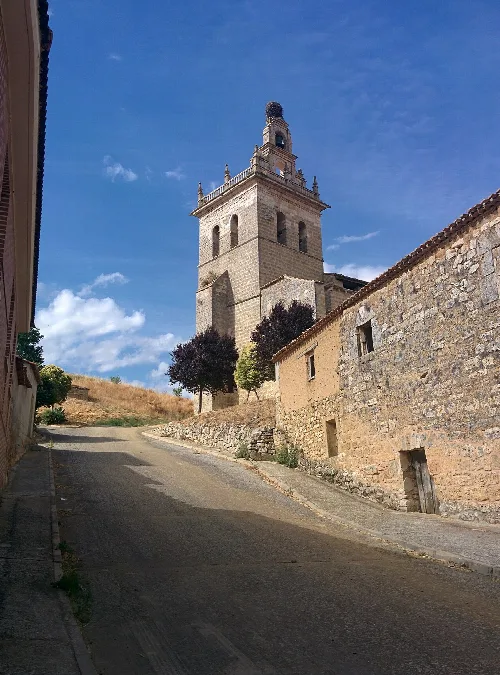 Iglesia de Santa Columba, en Villamediana (Palencia, España).