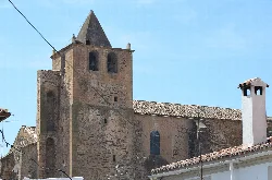 Torre y campanario de la iglesia de Santiago en Garcíaz.