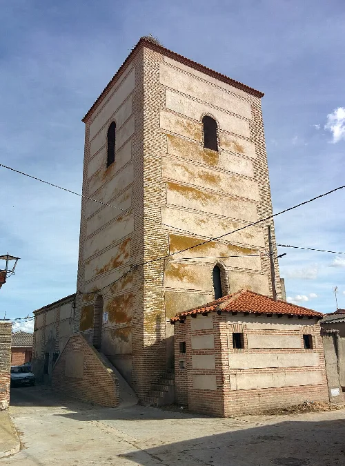 Torre en San Esteban de Zapardiel (Ávila, España).