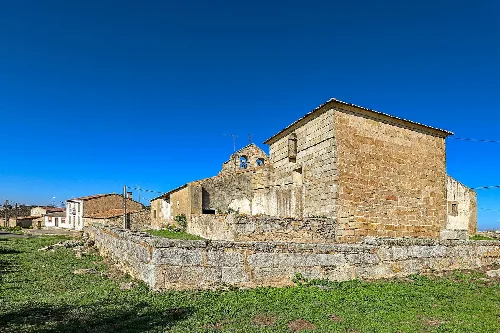 Villarmuerto es un municipio de la comarca Tierra de Vitigudino, provincia de Salamanca.