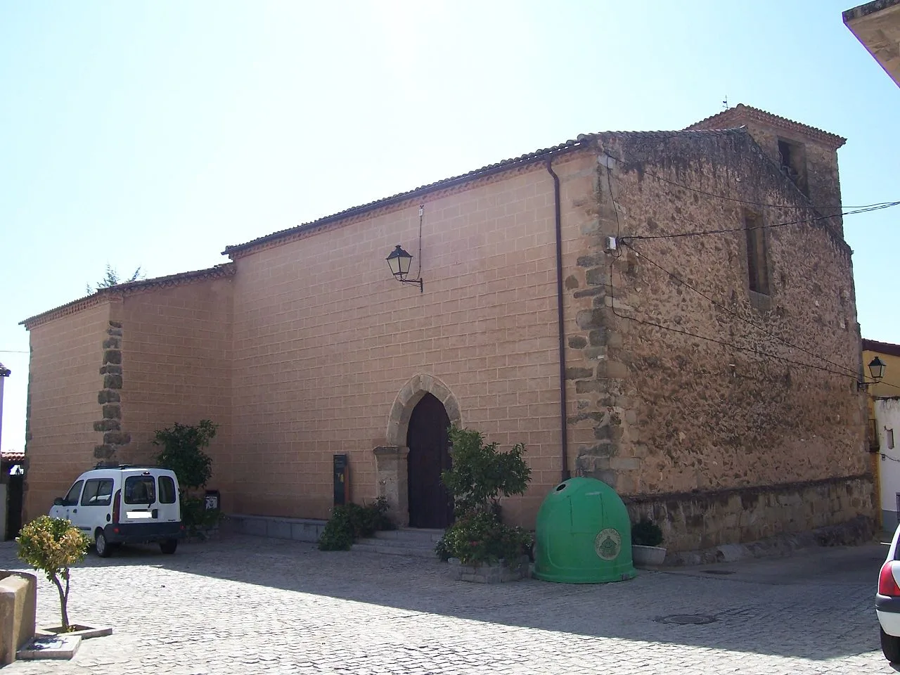 Iglesia de Collado de la Vera (en el momento de hacerse la foto se llamaba solamente "Collado"), provincia de Cáceres, España. Año 2009.