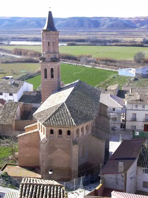 Velilla de Ebro (Zaragoza). En la vista la iglesia parroquial de la Asunción, de estilo mudéjar