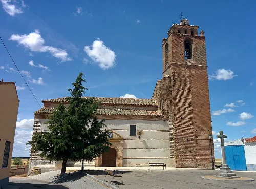 Iglesia de San Martín, en Blasconuño de Matacabras (Ávila, España).