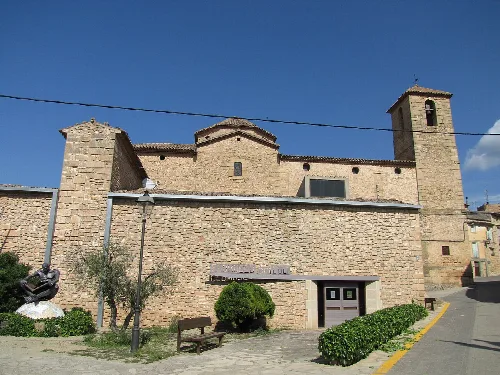 La Pobla de Cèrvoles: ecomuseu de l'oli, Ajuntament i església de Santa Maria, a dalt.





This is a photo of a building listed in the Catalan heritage register as Bé Cultural d'Interès Local (BCIL) under the reference IPA-17790.