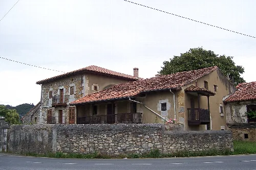 Hazas de Cesto, municipio y localidad de la comunidad autónoma de Cantabria (España) en la Comarca de Trasmiera. Urbanismo.