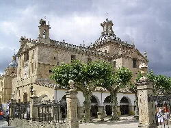 Cerralbo-Kapelle von der Plaza del Buen Alcalde in Ciudad Rodrigo gesehen.