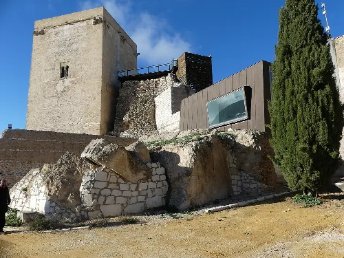 Schloss Estepa mit alten und modernen Gebäuden in Sevilla.