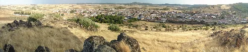 Vista panorámica del municipio de Alcolea de Calatrava, en la provincia de Ciudad Real, España.