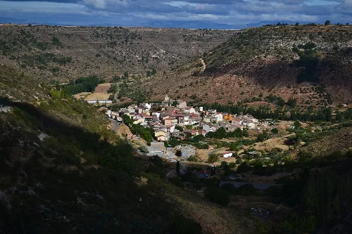 Vista de Ledanca desde los alrededores.