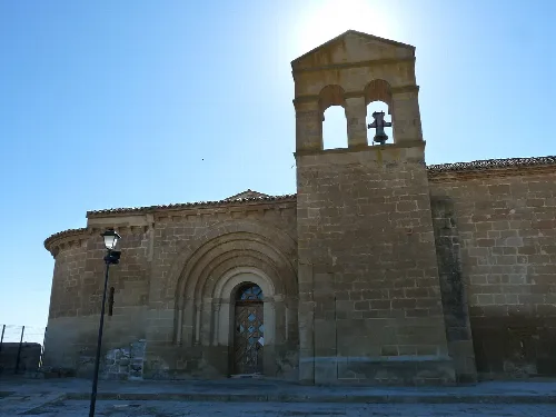 Novales - Iglesia de Nuestra Señora del Rosario - Lateral & espadaña