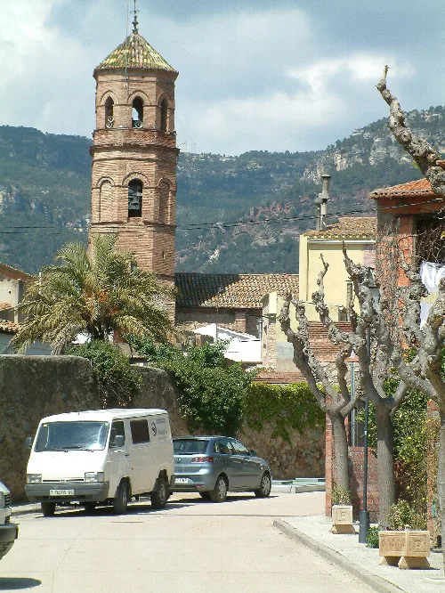 És una vista del campanar de l'esglèsia de la Nativitat de la Mare de Déu de Vilaplana des del carrer nou.





This is a photo of a building listed in the Catalan heritage register as Bé Cultural d'Interès Local (BCIL) under the reference IPA-9733.