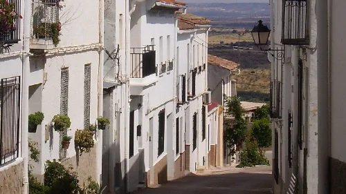 Calle Barranquete, en la localidad de Génave (provincia de Jaén, España)