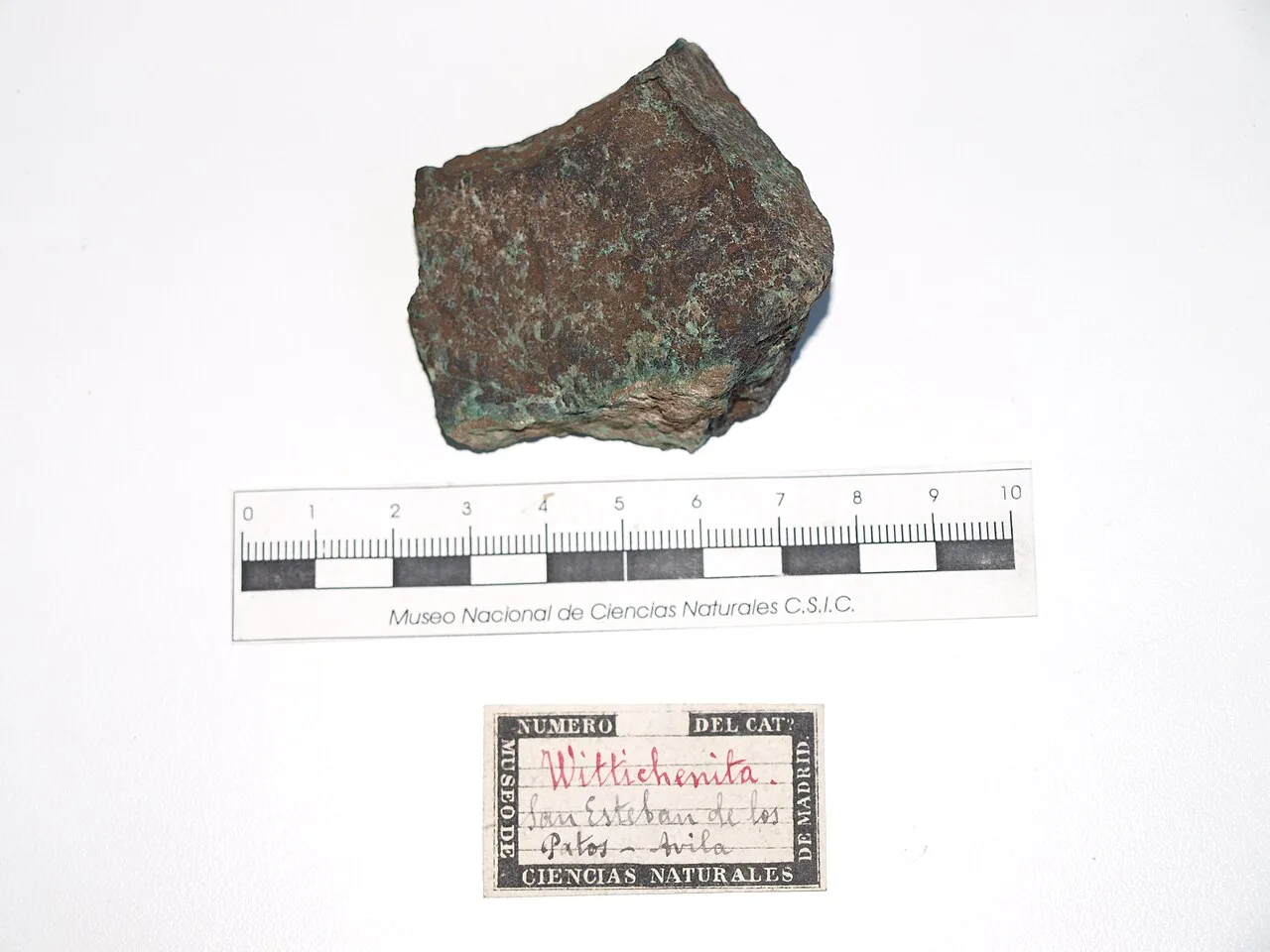Mineral rock with a label indicating wittichenita.