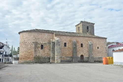 Iglesia de San Bernabé en Rozalén del Monte.