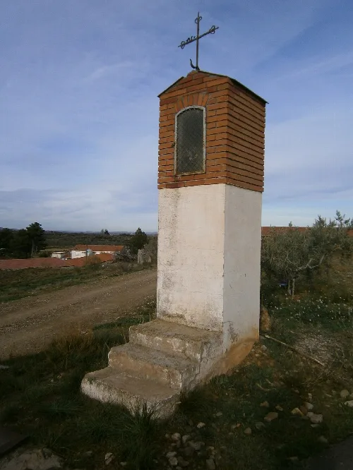 Brick shrine with plaster image in Alpartir, Zaragoza.
