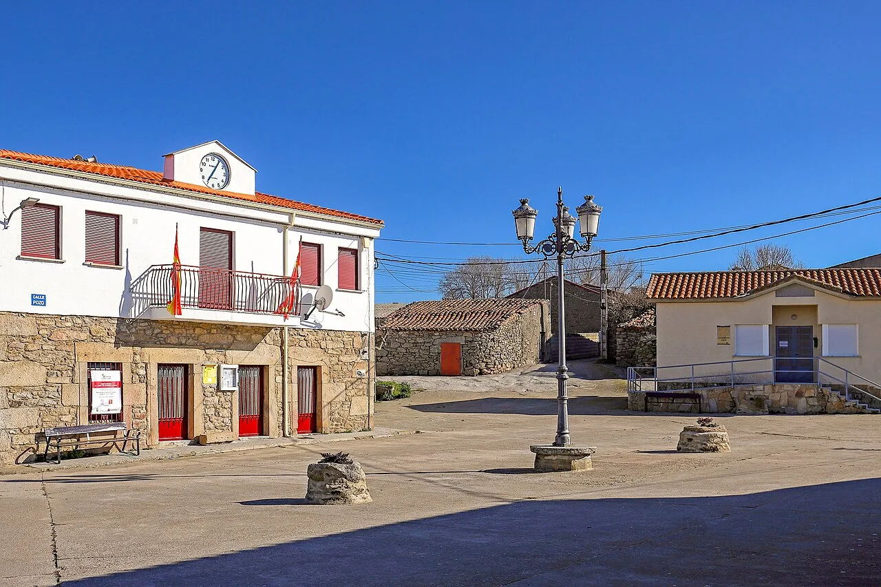 Sanchón de la Ribera es un municipio de la comarca La Ramajería, provincia de Salamanca.