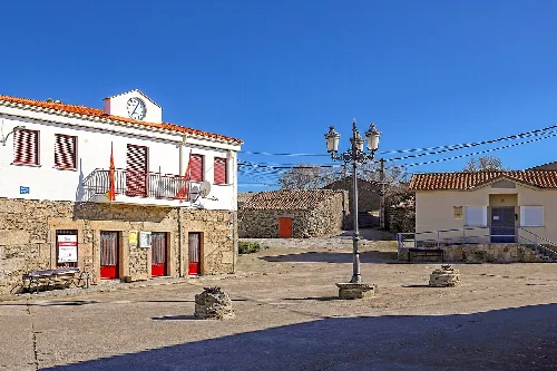 Sanchón de la Ribera es un municipio de la comarca La Ramajería, provincia de Salamanca.