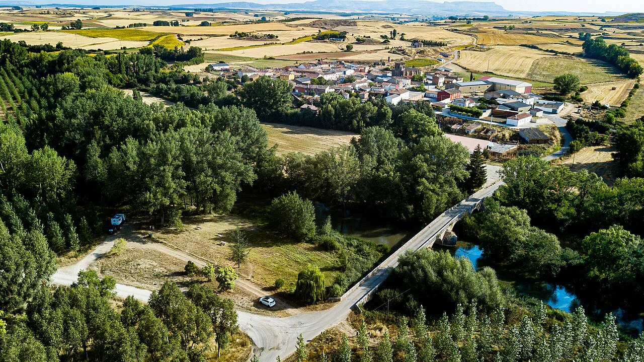 Vista aérea. Zarzosa de Río Pisuerga (España).