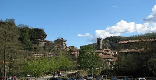 Vista general de la localitat de Rupit, a Rupit i Pruit, comarca d'Osona.