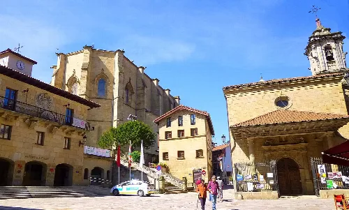 Gurutze Santuaren Plaza (Lezo, Guipúzcoa)