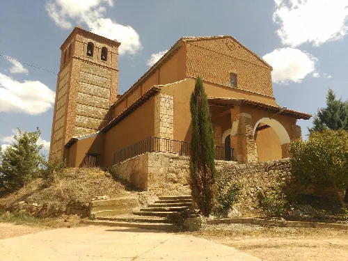 Iglesia de Nuestra Señora de la Calle (siglos XVI-XVII), parroquia de Villabaruz de Campos, en la provincia de Valladolid (España).