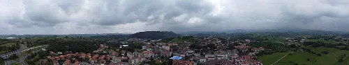 Panorámica de Medio Cudeyo con Valdecilla y Solares en primer plano.