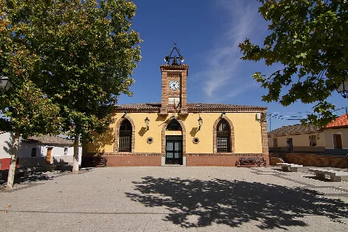 Rielves, Ayuntamiento