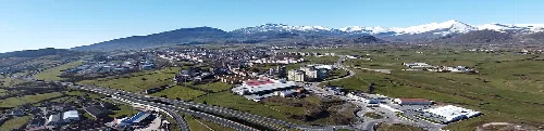 Vista panorámica de Reinosa con montañas y entrada norte.