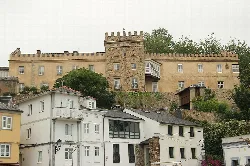 Palace of the Pardo de Donlebún seen from the port in Castropol.