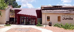 Museum building with modern entrance and facade in Jumilla.