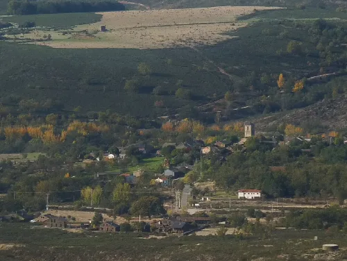 Vista de Campillo de Ranas desde la ladera oeste del pico Ocejón.