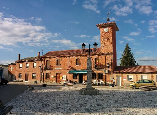 Ayuntamiento de Población de Cerrato (Palencia, España).