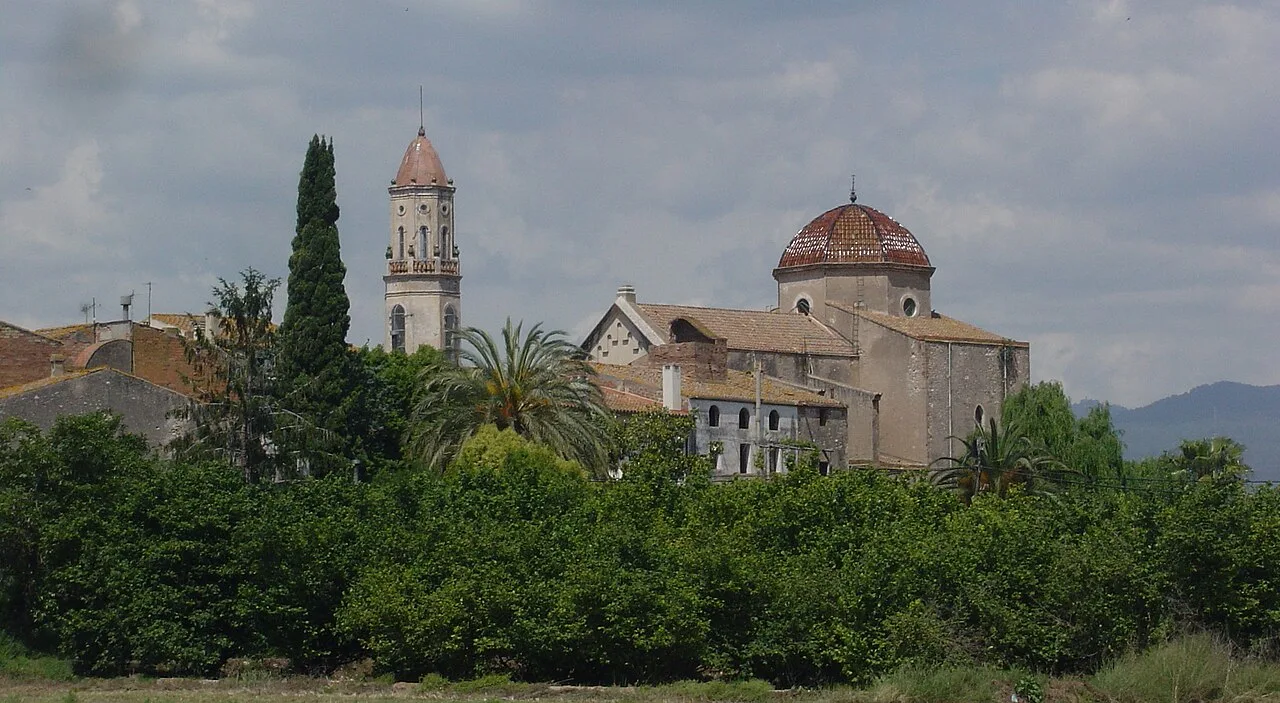 La Masó and its unattached bell tower
