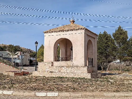 Humilladero de la Cruz Cerrada, en San Lorenzo de la Parrilla (Cuenca, España).