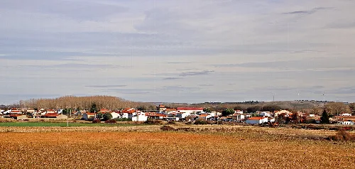 Encinas de Arriba municipio de la comarca Tierra de Alba, en la provincia de Salamanca.