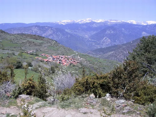 Poble d'Ansovell vist des del camí vell que porta a l'ermita de Boscalt