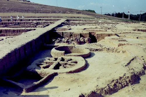 Manganeses de la Polvorosa. Yacimiento arqueológico de La Corona-El Pesadero. Agosto 1997