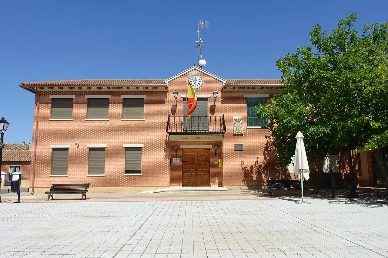 Casa consistorial de Moral de la Reina (Valladolid, España).