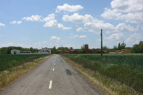 Vista de la entrada a Villaselán (León, España).