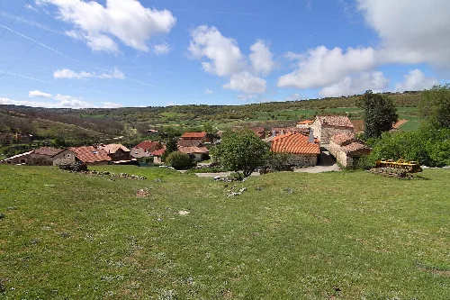 Torrelara, vista de la población desde la iglesia, 01