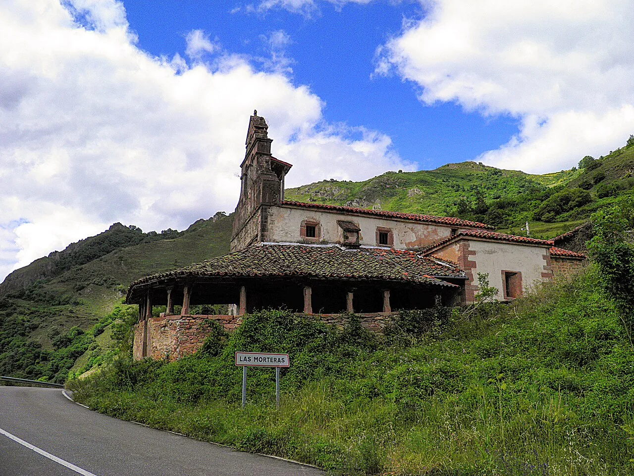 Church and traditional house in Las Morteras, Somiedo, Asturias.