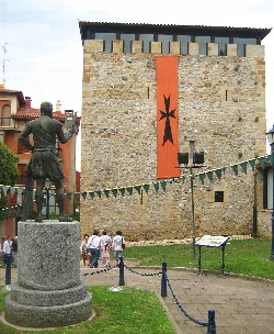 Statue of Lope García de Salazar in Portugalete, near the Torre de Salazar house.