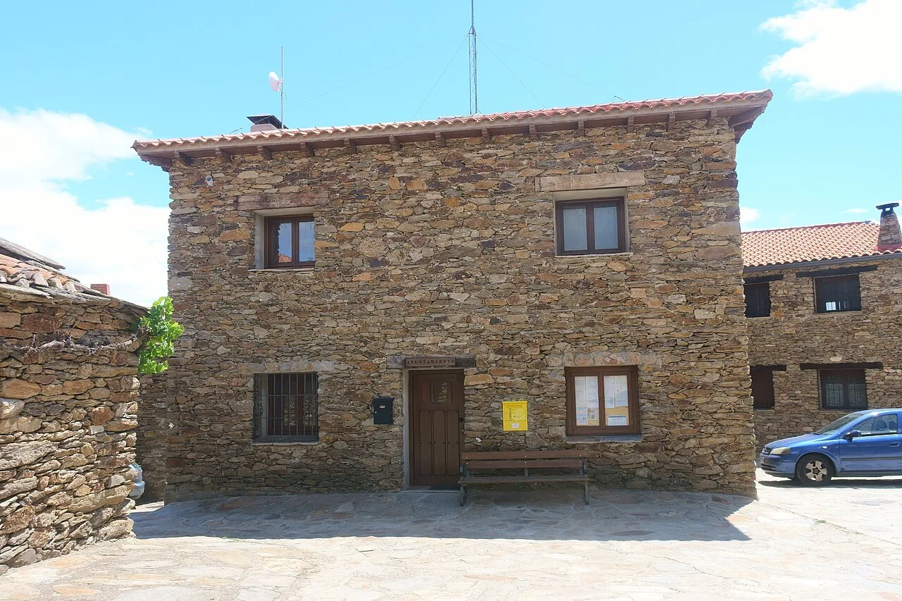 Casa consistorial de Las Navas de Jadraque (Guadalajara, España).