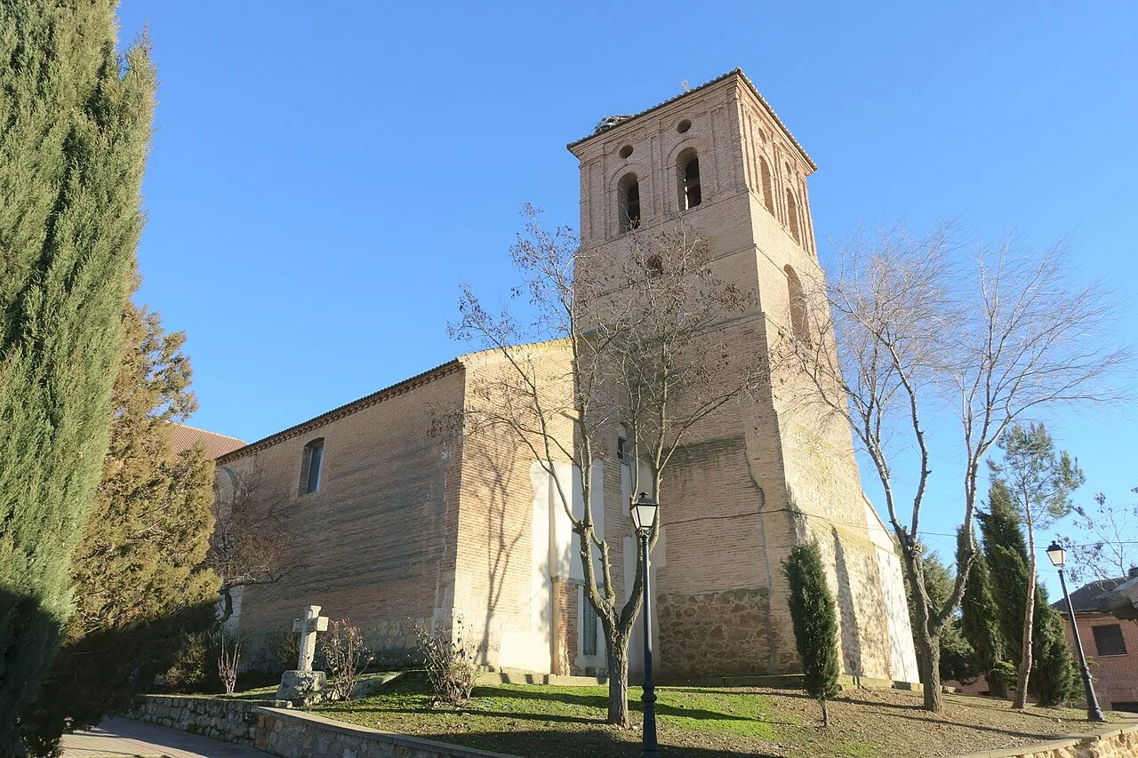 Iglesia de Santiago Apóstol, Ceinos de Campos (Valladolid, España).