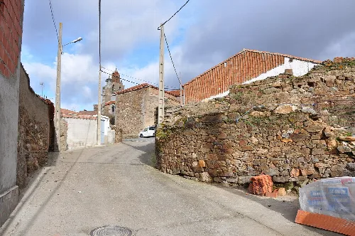 Una calle en Horcajo Medianero, Salamanca, España