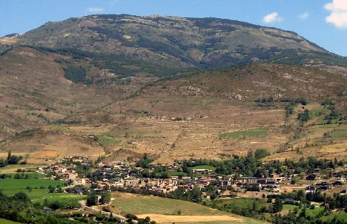 Població de Prullans a la Baixa Cerdanya. Catalunya