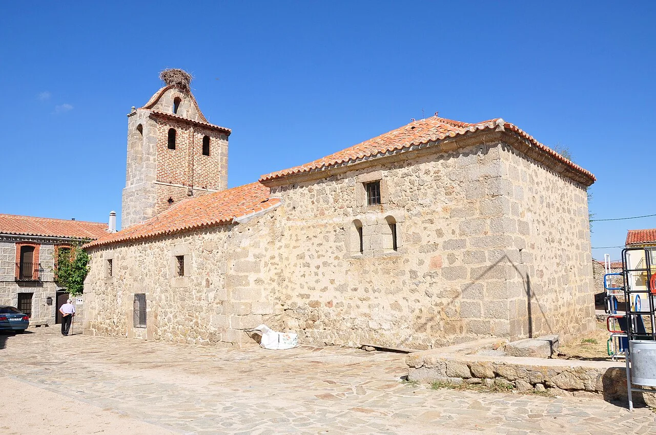 Iglesia de San Cristobal en Cillán (Ávila), España.