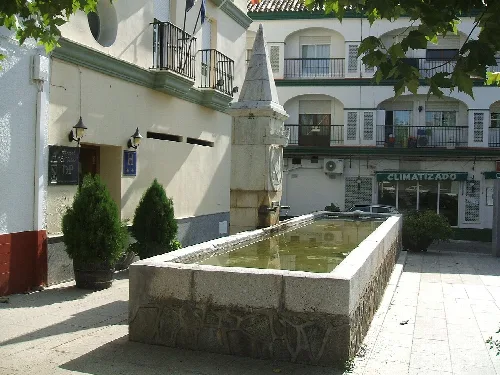 Steinbrunnen mit Pfeiler in Monesterio, Badajoz.