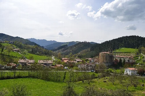 Mutiloa udalerriko ikuspegi orokorra. Goierri, Gipuzkoa. Euskal Herria.
General view of Mutiloa village. Goierri, Gipuzkoa. Basque Country.