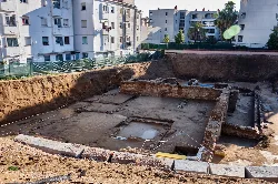 Römische archäologische Überreste bei einer Ausgrabungsstelle in Calella.